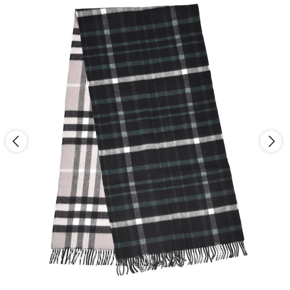 Burberry Scarf - Picture 2 of 4